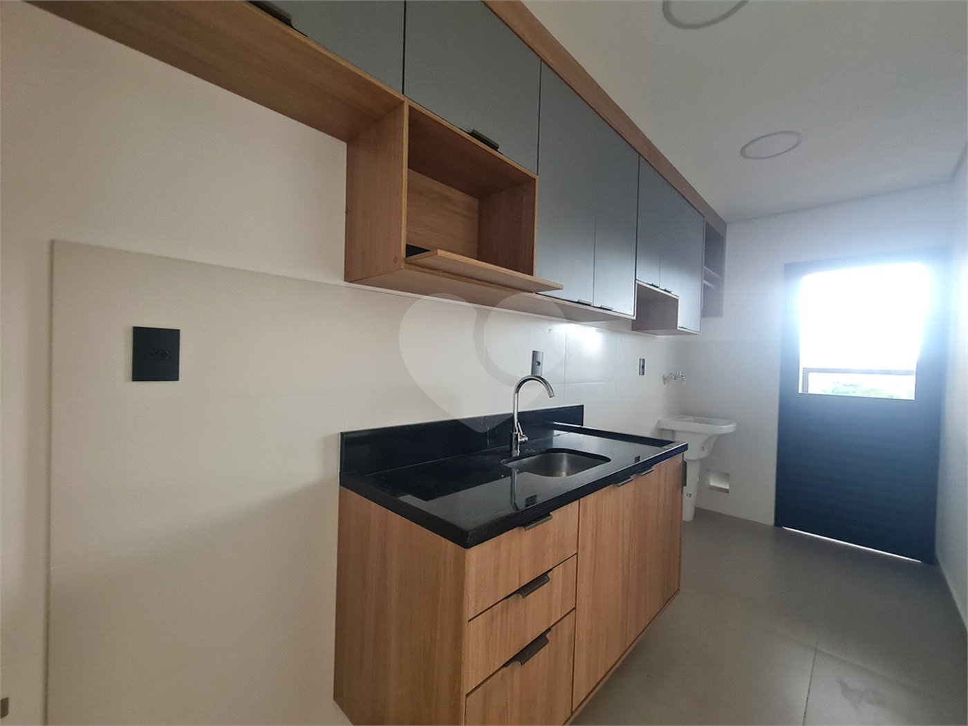 Apartamento à venda com 3 quartos, sendo 1 suíte,  em Jardim Refúgio, Sorocaba, SP