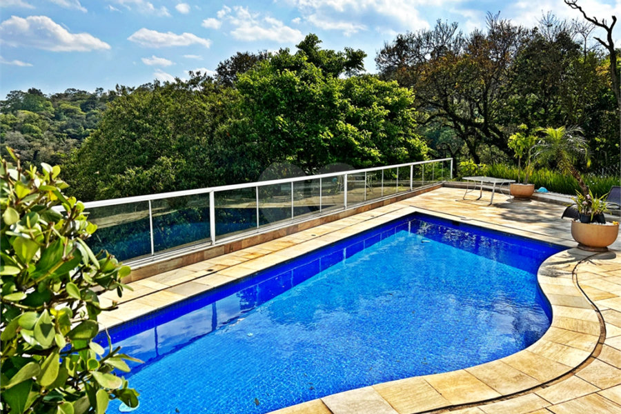 Casa à venda com 4 suítes no condomínio Residencial Jd. Ibiratiba, São Paulo - SP