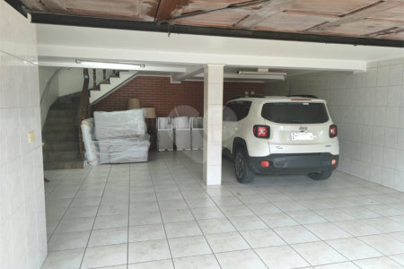 Casa à venda com 4 quartos, sendo 2 suítes, no condomínio Chácara das Rosas, São Paulo - SP