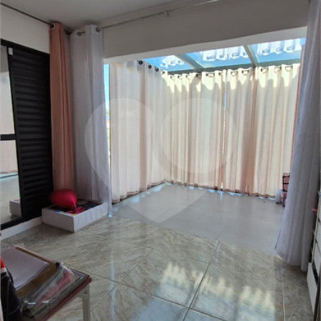 Casa à venda com 3 quartos em Vila Oliveira, Mogi das Cruzes, SP