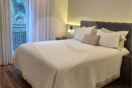 Casa à venda com 3 quartos, sendo 1 suíte, no condomínio Townhouse Village Morumbi, São Paulo - SP