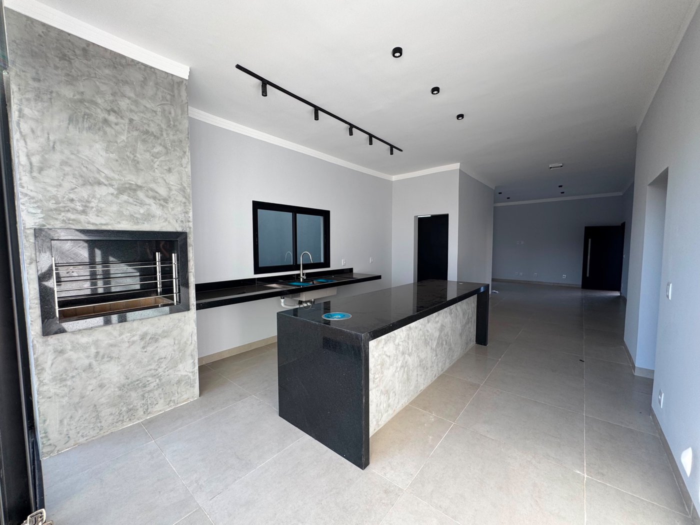 Casa à venda com 3 quartos, sendo 1 suíte,  em Residencial Costa Leste, Três Lagoas, MS