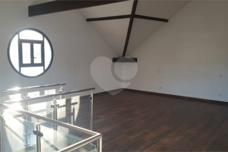 Casa à venda com 4 suítes no condomínio Vila Inglesa, Atibaia - SP