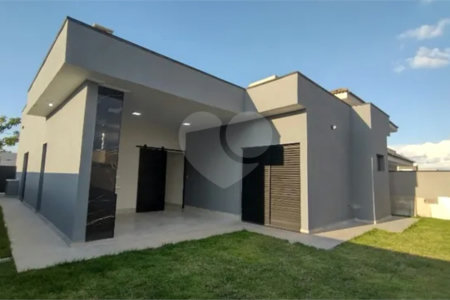 Casa à venda com 3 quartos, sendo 1 suíte,  no condomínio Terras do Vale, Caçapava - SP