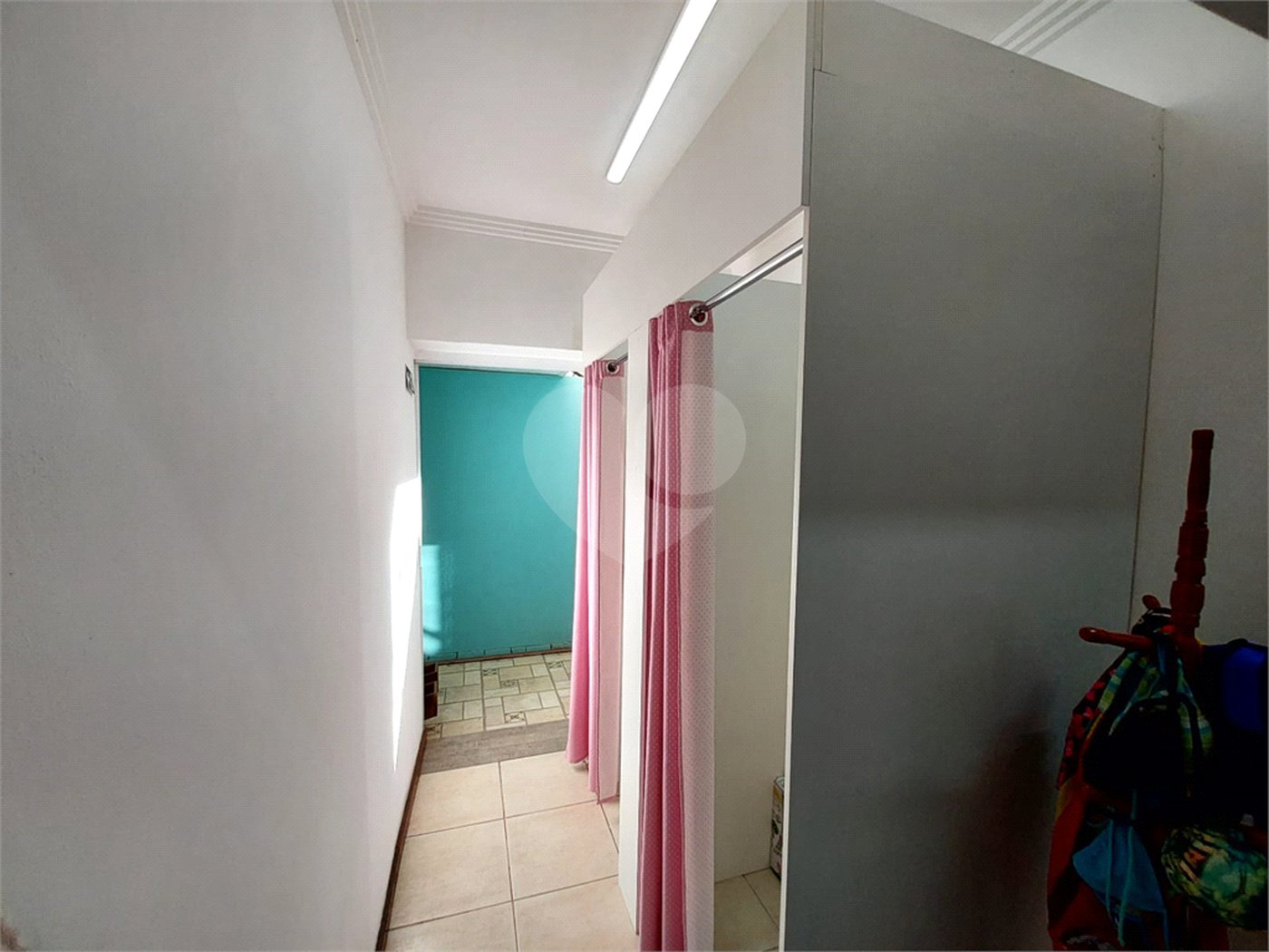 Casa residencial com ponto comercial a venda no Centro