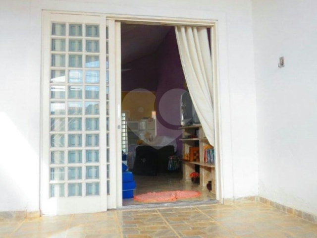 Casa Térrea à venda com 3 quartos, sendo 1 suíte,  em Loteamento Bosque dos Guanandis, Caraguatatuba, SP