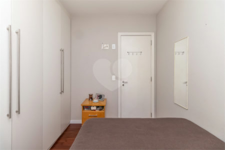 Apartamento à venda com 3 quartos, sendo 1 suíte, em Vila Sofia, São Paulo, SP