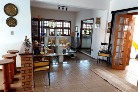 Sobrado à venda com 5 quartos, sendo 4 suítes, em Santa Rosa, Vinhedo, SP