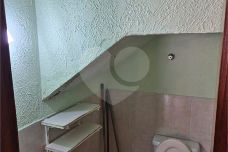 Sobrado à venda com 2 quartos, sendo 1 suíte, em Vila Nivi, São Paulo, SP