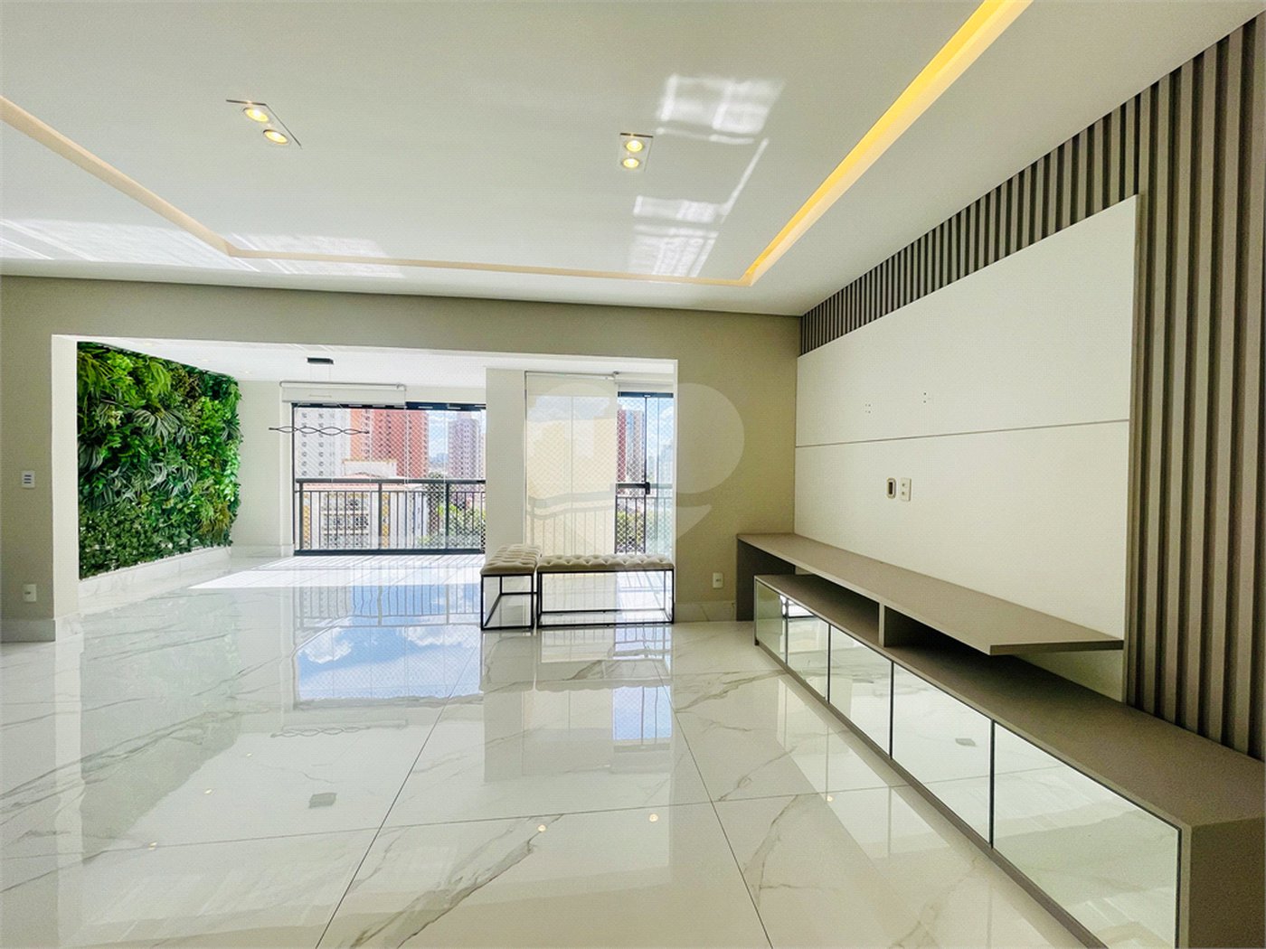 Apartamento à venda com 3 suítes em Vila Gilda, Santo André, SP
