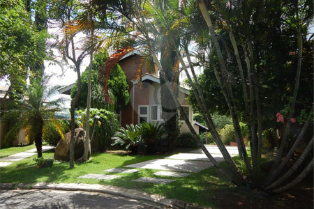 Casa à venda com 3 quartos, sendo 1 suíte, no condomínio Alpes de Vinhedo, Vinhedo - SP