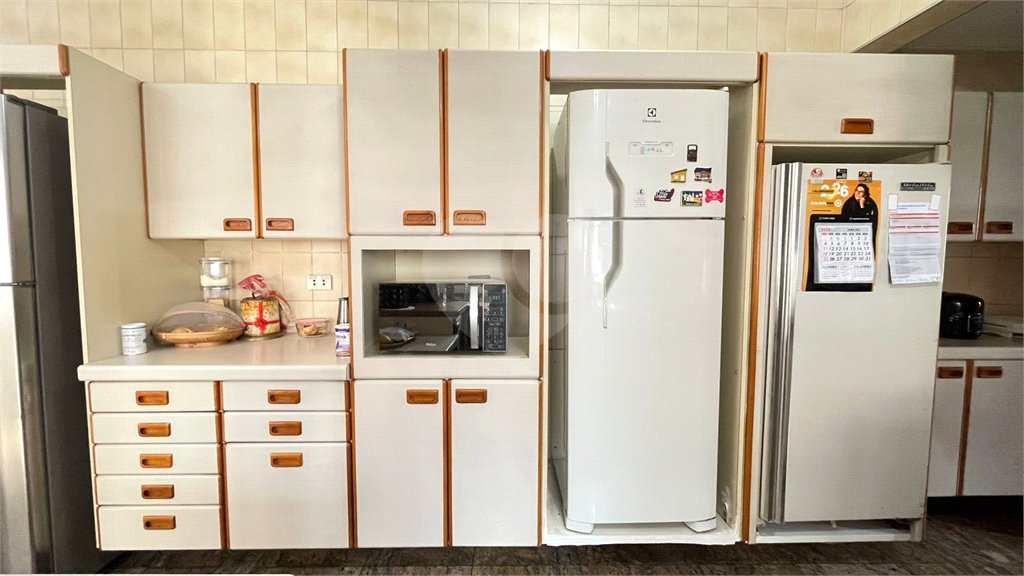Apartamento à venda com 3 suítes em Moema, São Paulo, SP