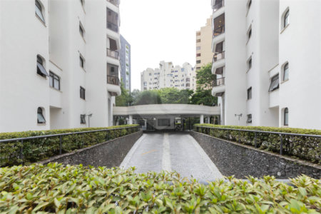 Apartamento à venda com 3 quartos, sendo 2 suítes, em Itaim Bibi, São Paulo, SP