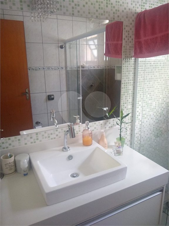 Sobrado à venda com 3 quartos, sendo 1 suíte,  em Vila do Castelo, São Paulo, SP