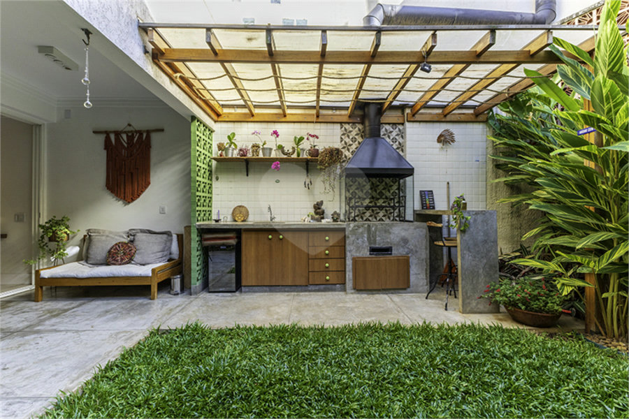 Sobrado à venda com 3 quartos, sendo 1 suíte, em Vila Ipojuca, São Paulo, SP