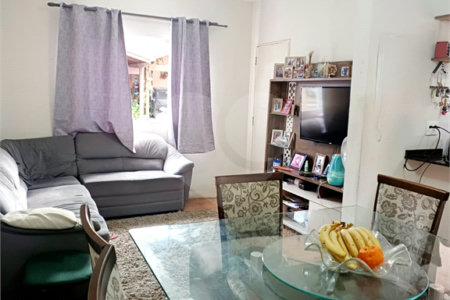 Casa à venda com 3 quartos, sendo 1 suíte,  no condomínio Altos de Poa, Poá - SP