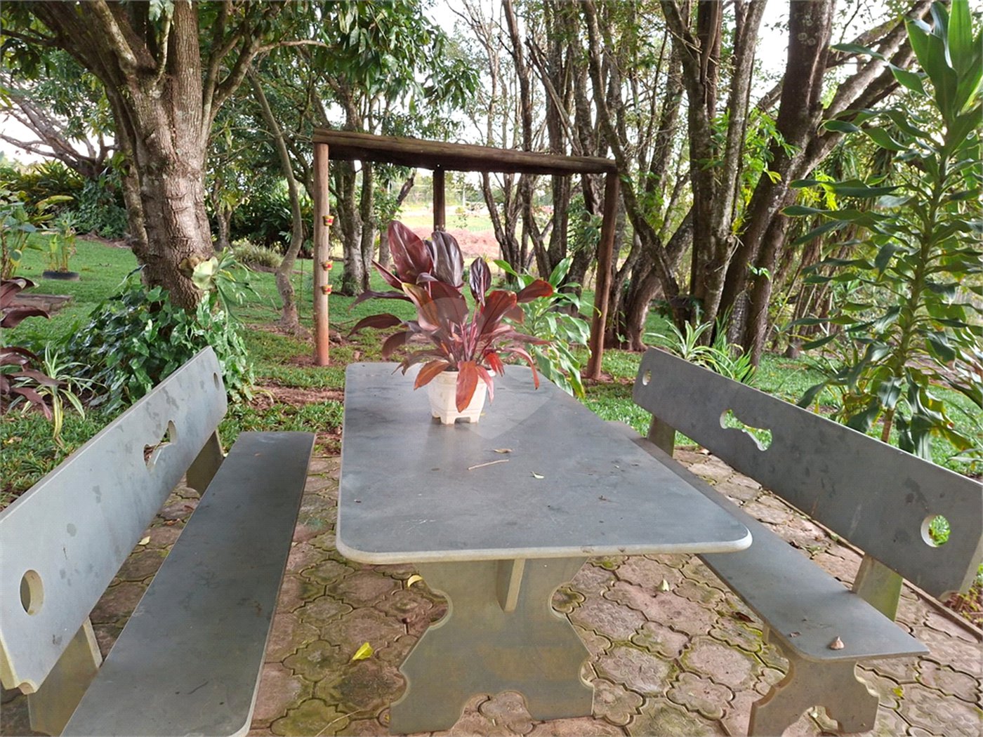 Chácara à venda com 3 quartos, sendo 1 suíte,  em Ribeirãozinho, Alambari, SP