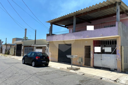 Sobrado à venda com 4 quartos em Jardim Cacique, Suzano, SP