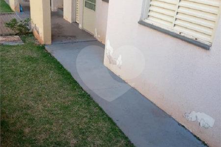 Apartamento no Condomínio Residencial Jardim das Torres.
