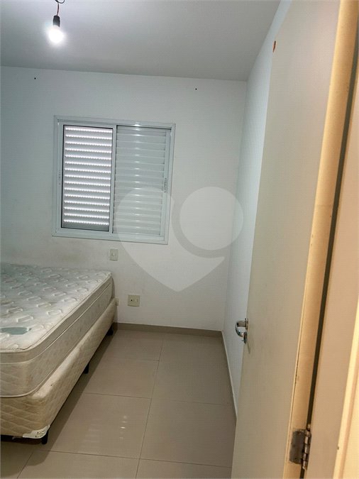 Casa à venda com 3 quartos, sendo 1 suíte,  no condomínio Village St. Louis, São Paulo - SP