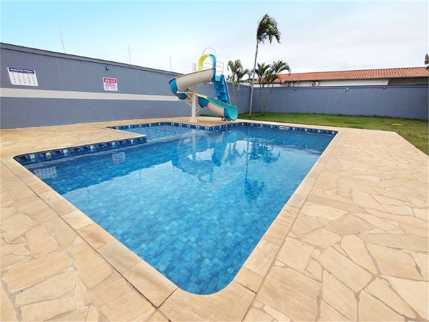 Casa à venda com 3 quartos, sendo 1 suíte, no condomínio Rio das Pedras, Salto - SP