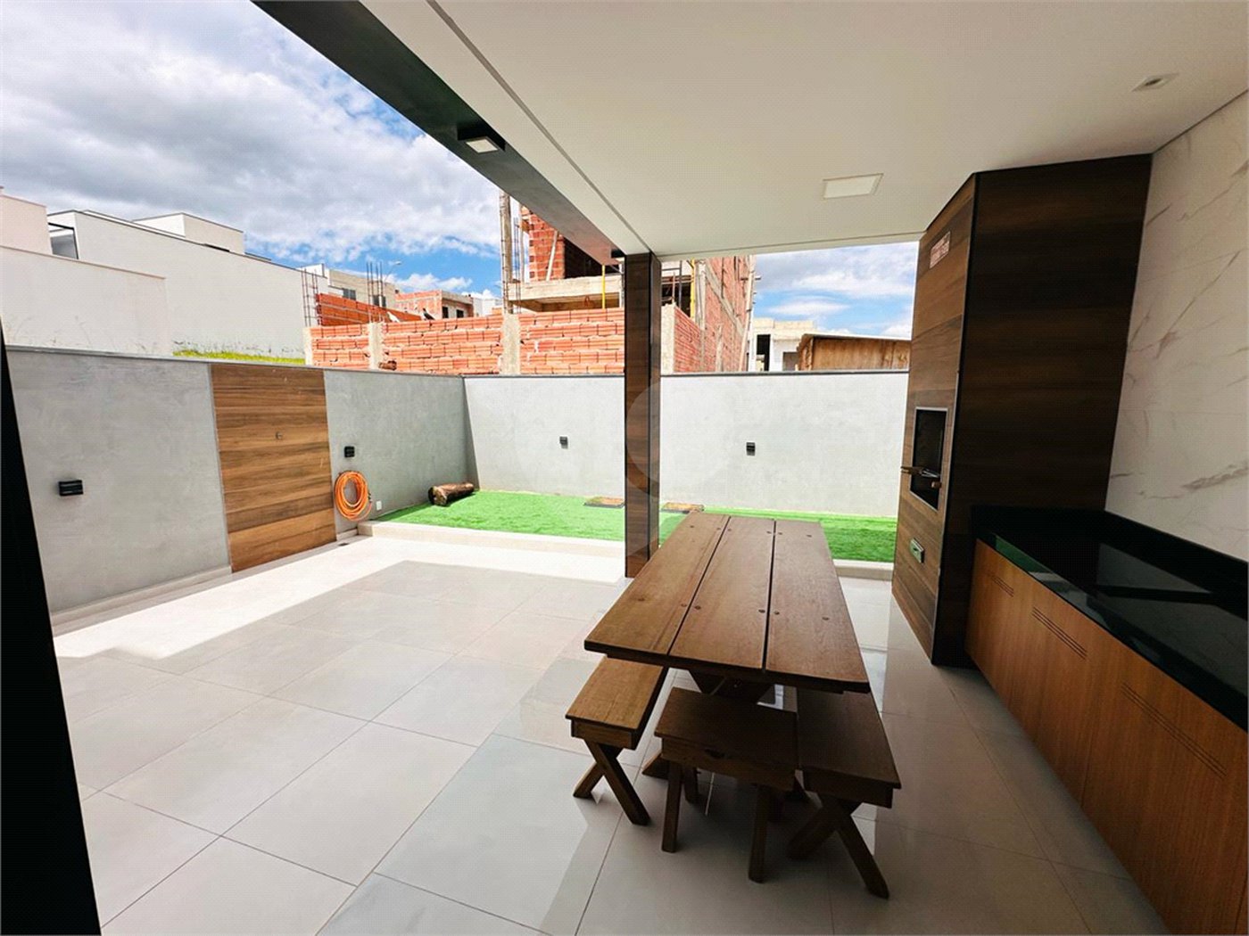 Casa à venda com 3 quartos, sendo 1 suíte,  em Residencial Horto Florestal Villagio, Sorocaba, SP