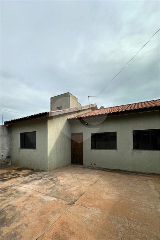 Casa à venda com 4 quartos, sendo 1 suíte, em Residencial Ponta Porã II, Ponta Porã, MS