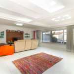 Casa Sobrado à venda com 342 m², 3 dormitórios, sendo 2 suítes, 4 vagas na Vila Mariana - São Paulo.