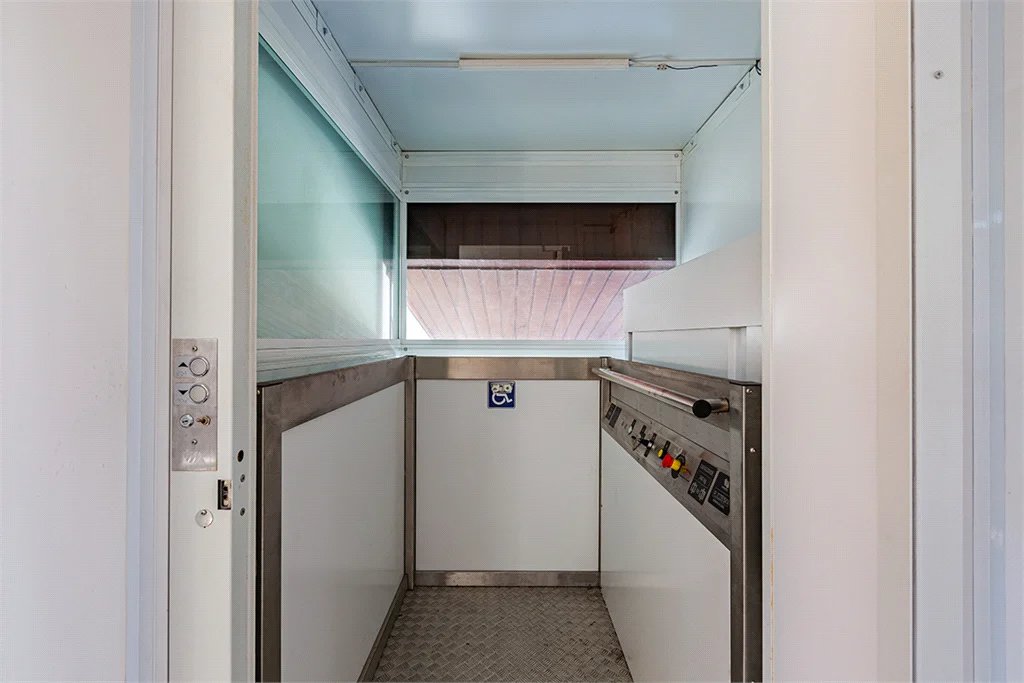 Casa à venda com 6 quartos, sendo 4 suítes, em Butantã, São Paulo, SP
