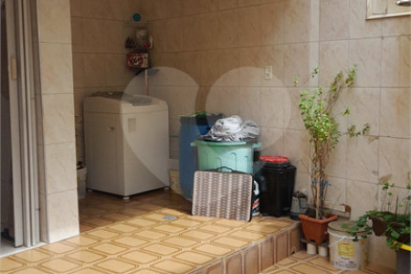 Sobrado à venda com 3 quartos, sendo 1 suíte, em Vila Nivi, São Paulo, SP