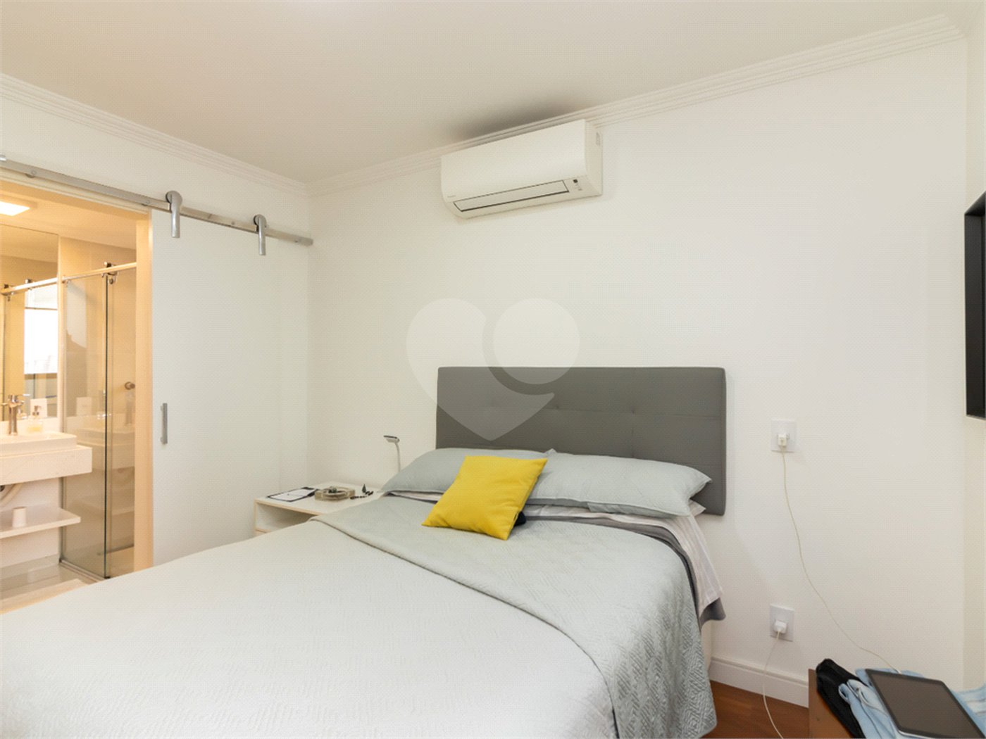 Apartamento à venda com 4 quartos, sendo 2 suítes, em Alto da Boa Vista, São Paulo, SP