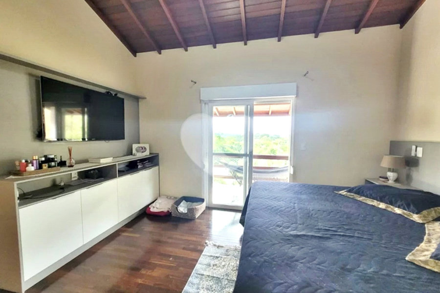 Casa à venda com 3 suítes no condomínio Cantareira, Mairiporã - SP