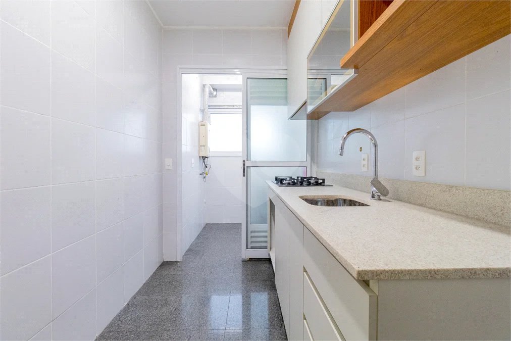 **Apartamento reformado em Higienópolis | 75 m² | 2 dormitórios | 2 banheiros | 1 vaga**