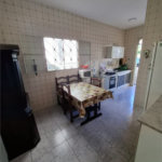 Ó TIMO CASA COM 3 QUARTOS E TERRAÇO EM CONTOMINIO FECHADO