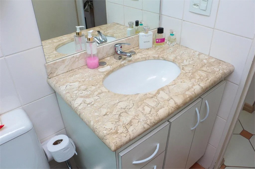 Apartamento à venda com 3 quartos, sendo 1 suíte,  em Vila Gomes, São Paulo, SP