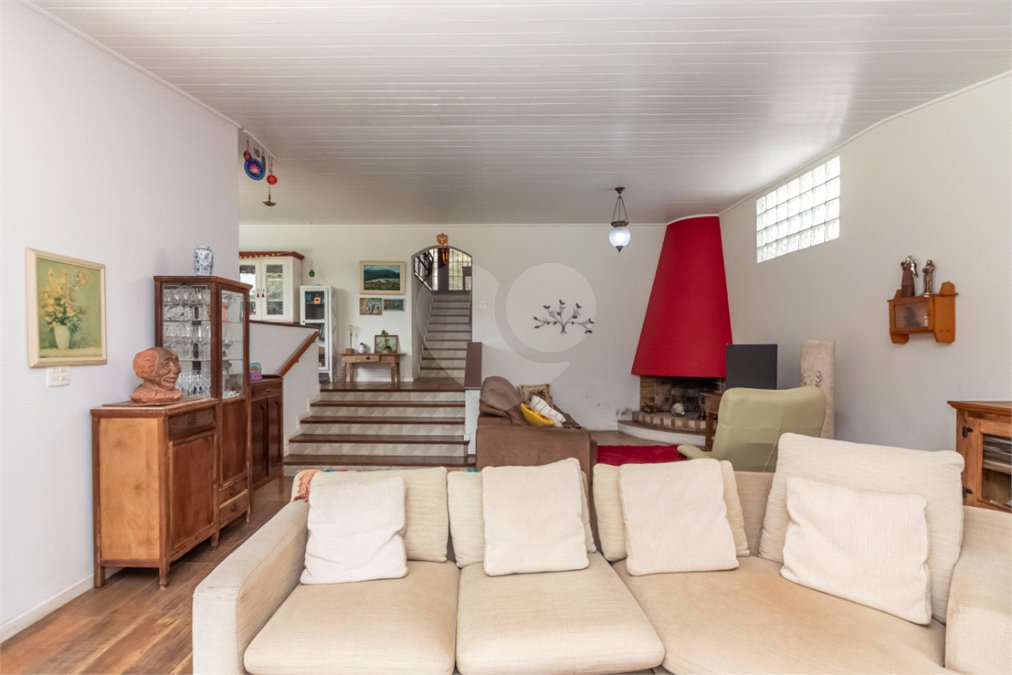 Casa à venda com 4 quartos, sendo 2 suítes, em Chácara Flora, São Paulo, SP