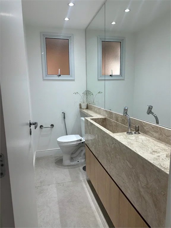 Apartamento à venda com 3 quartos, sendo 1 suíte,  em Vila Andrade, São Paulo, SP
