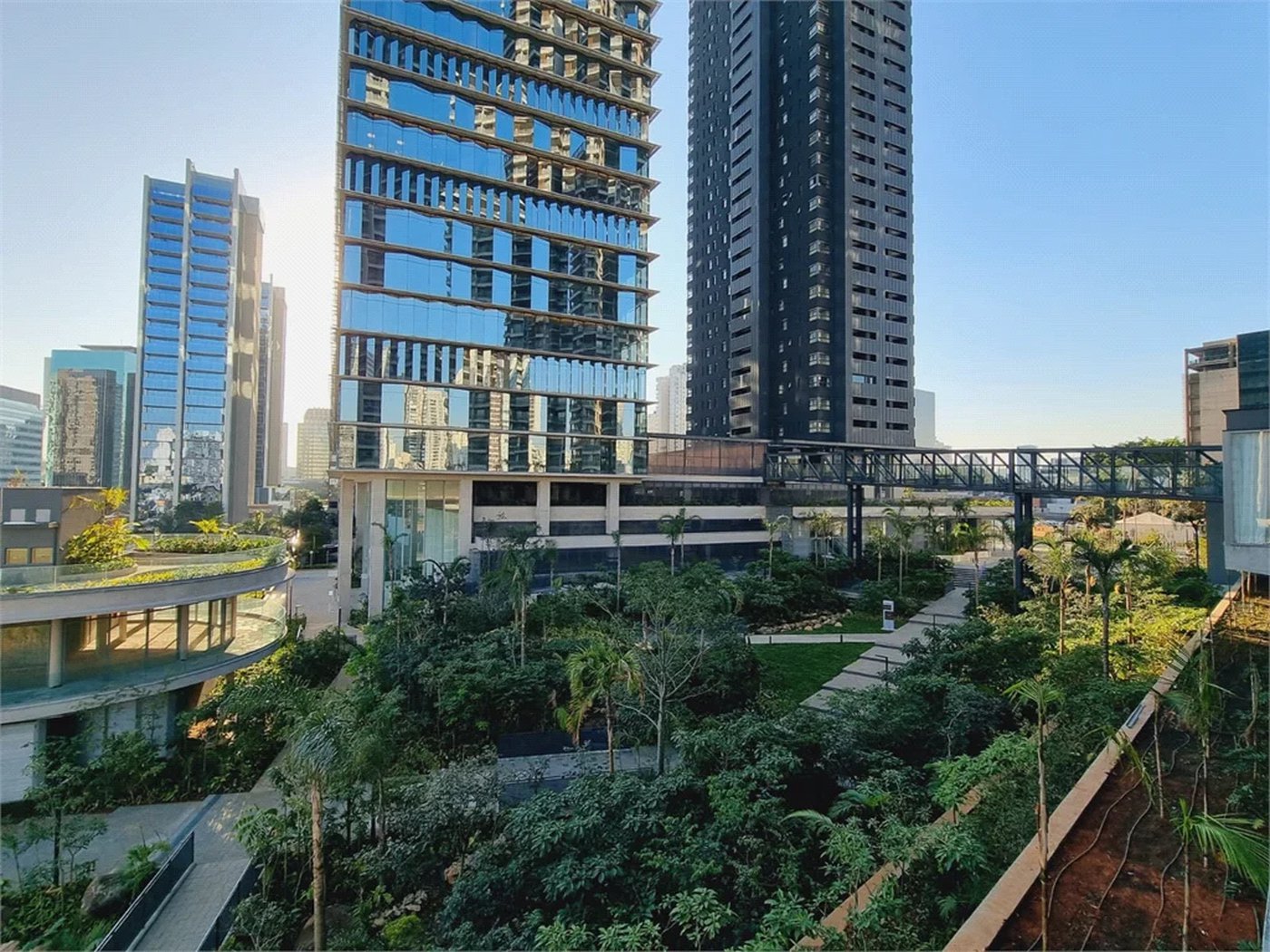 Apartamento à venda ou para alugar com 3 quartos, sendo 1 suíte,  em Jardim das Acácias, São Paulo, SP