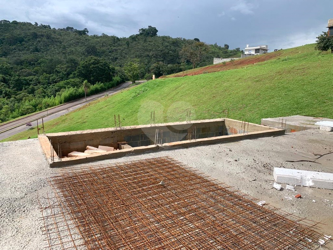 Terreno à venda com 4 quartos, sendo 5 suítes,  no condomínio Quintas da Boa Vista, Atibaia - SP