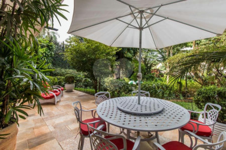 Casa à venda com 5 quartos, sendo 3 suítes, em Alto da Boa Vista, São Paulo, SP