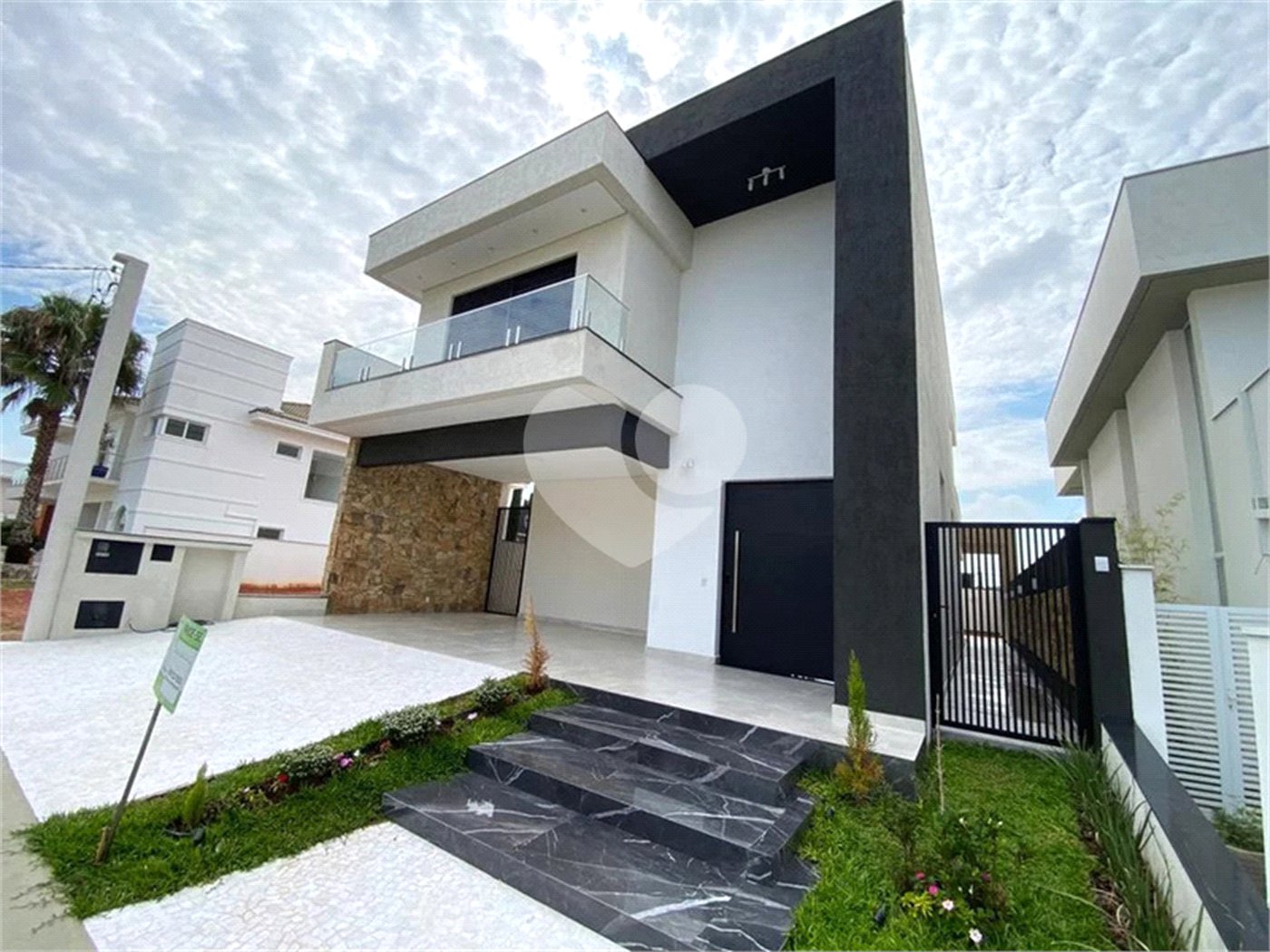 Casa à venda com 3 quartos, sendo 2 suítes, no condomínio Chacara Ondina, Sorocaba - SP