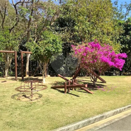 Terreno à venda com 1 suíte no condomínio Picollo Villaggio, Louveira - SP