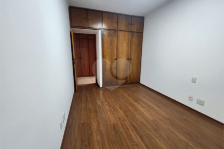 Apartamento à venda com 4 quartos, sendo 2 suítes, no Centro, Araraquara, SP