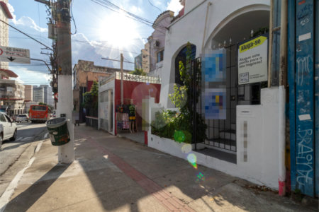 Casa Térrea à venda com 1 quarto em Pinheiros, São Paulo, SP