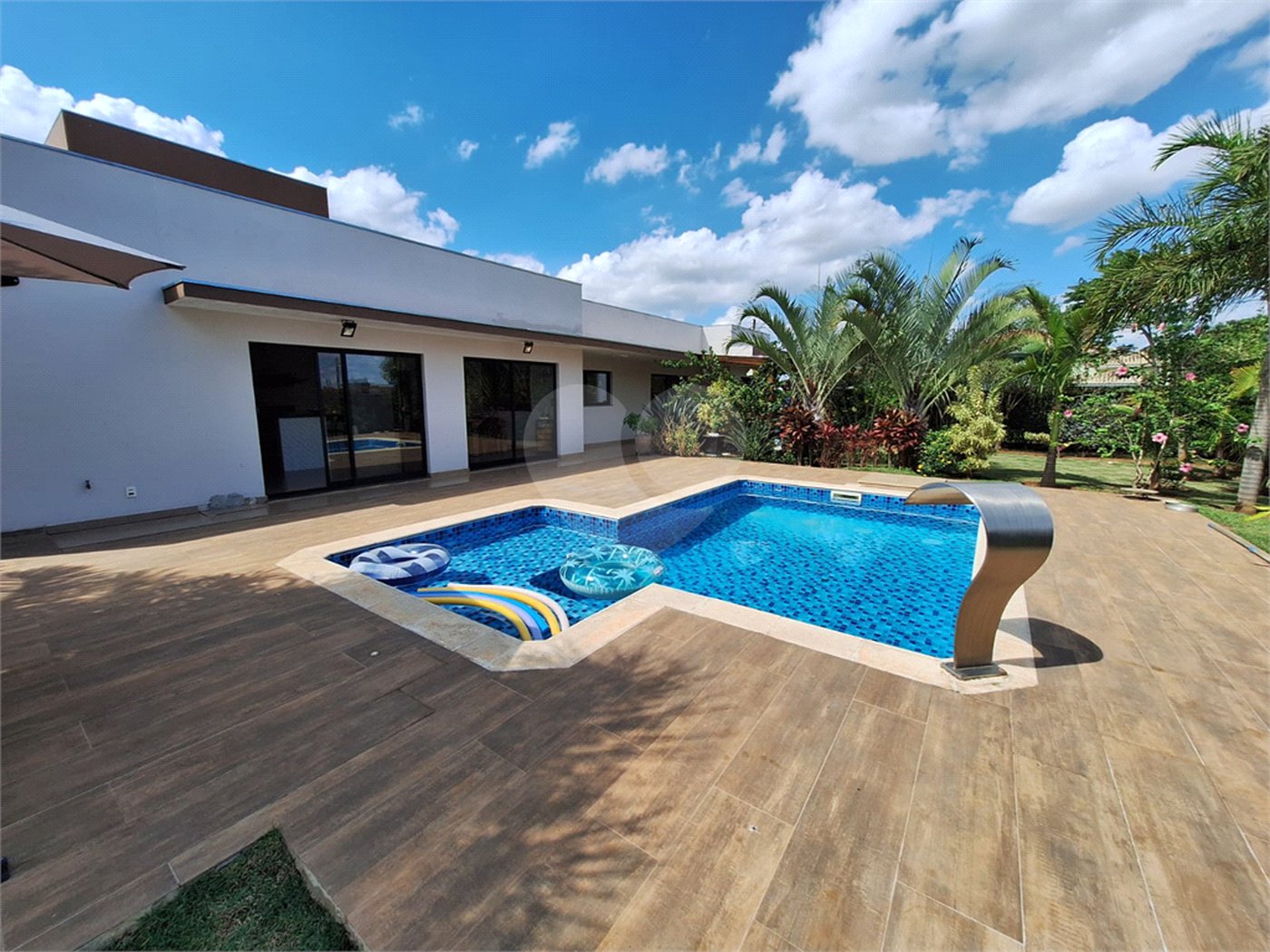 Casa à venda com 3 suítes no condomínio Village Ipanema, Araçoiaba da Serra - SP