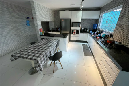Casa à venda com 3 quartos, sendo 1 suíte, em Vila Júlia, Poá, SP