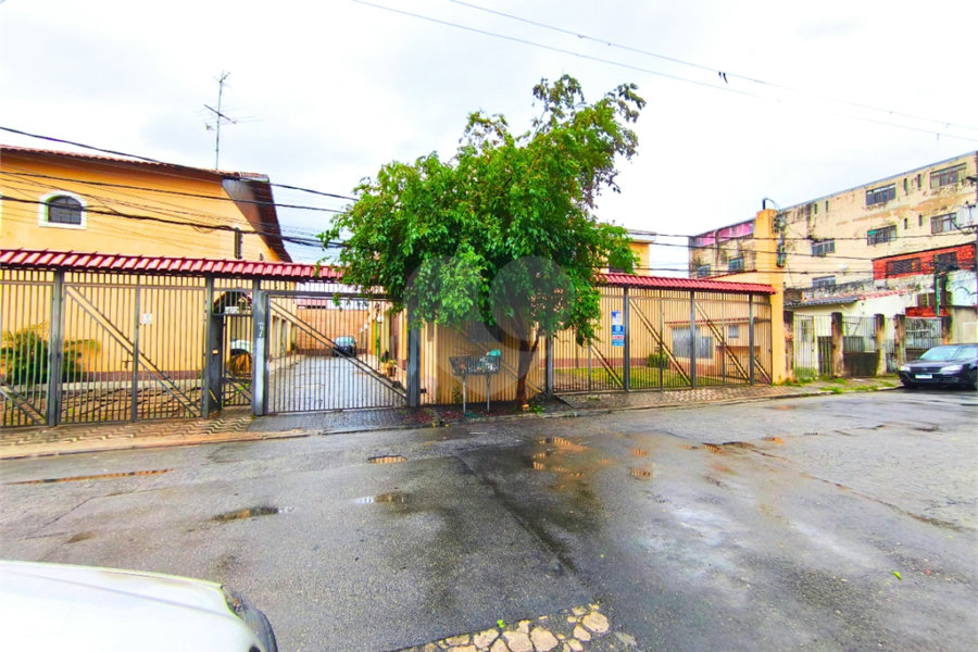 Casa à venda com 3 quartos, sendo 1 suíte, no condomínio Res Crisciúma, São Paulo - SP