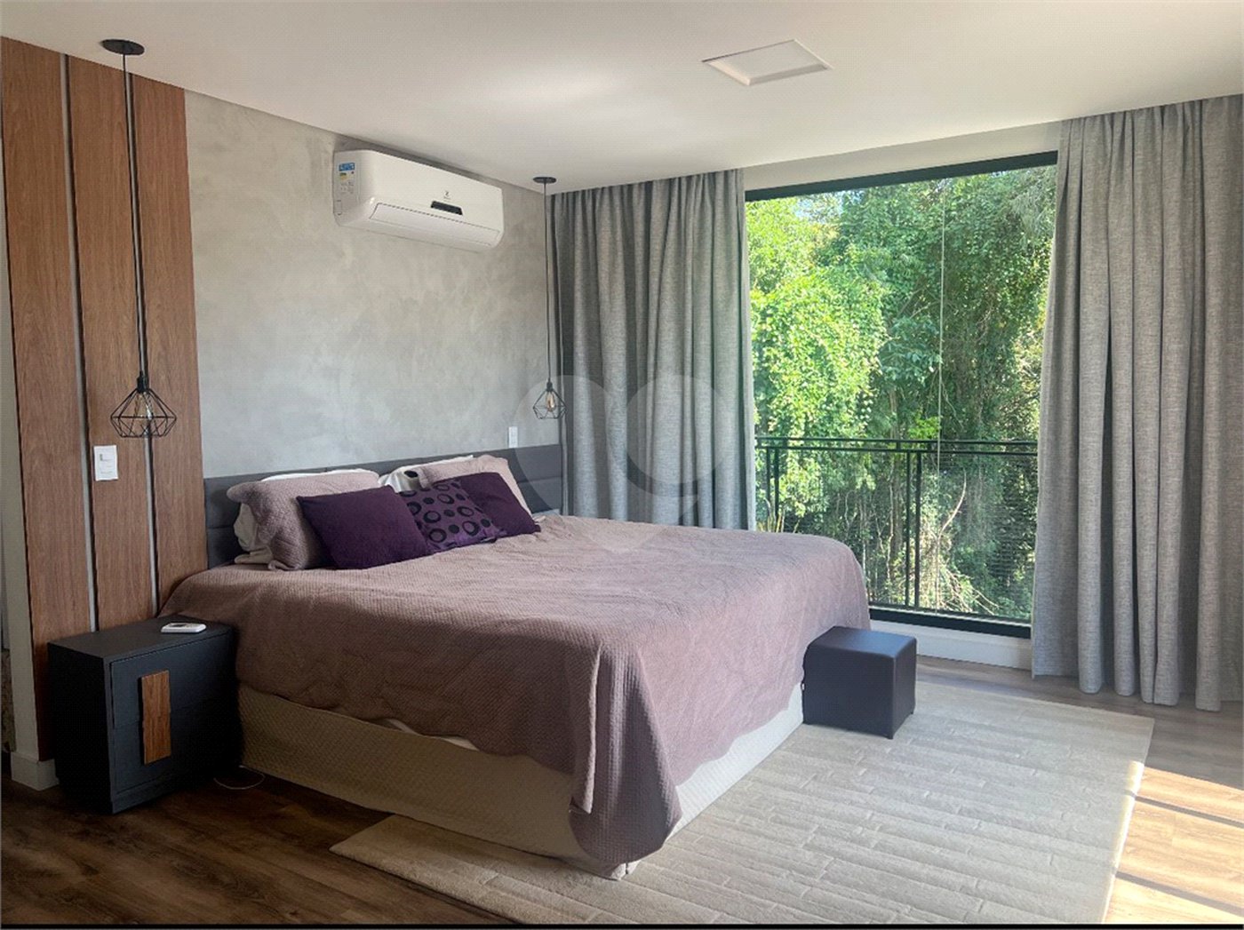 Casa à venda com 2 quartos, sendo 4 suítes, no condomínio Ponderosa, São Roque - SP