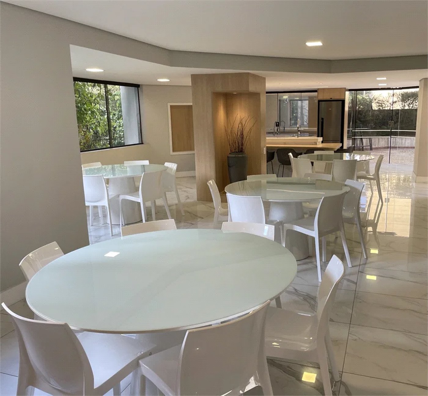 Apartamento à venda com 4 suítes em Vila Suzana, São Paulo, SP