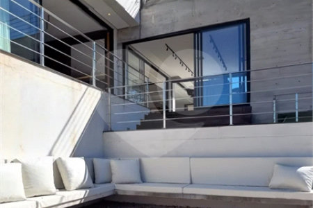 Casa à venda com 3 suítes no condomínio Figueira Garden, Atibaia - SP